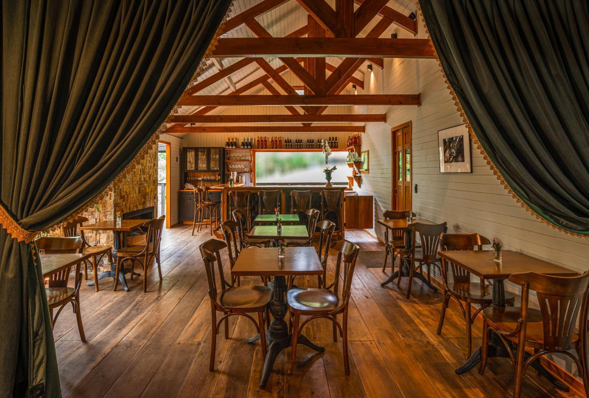 Barn & Bistro Villa *